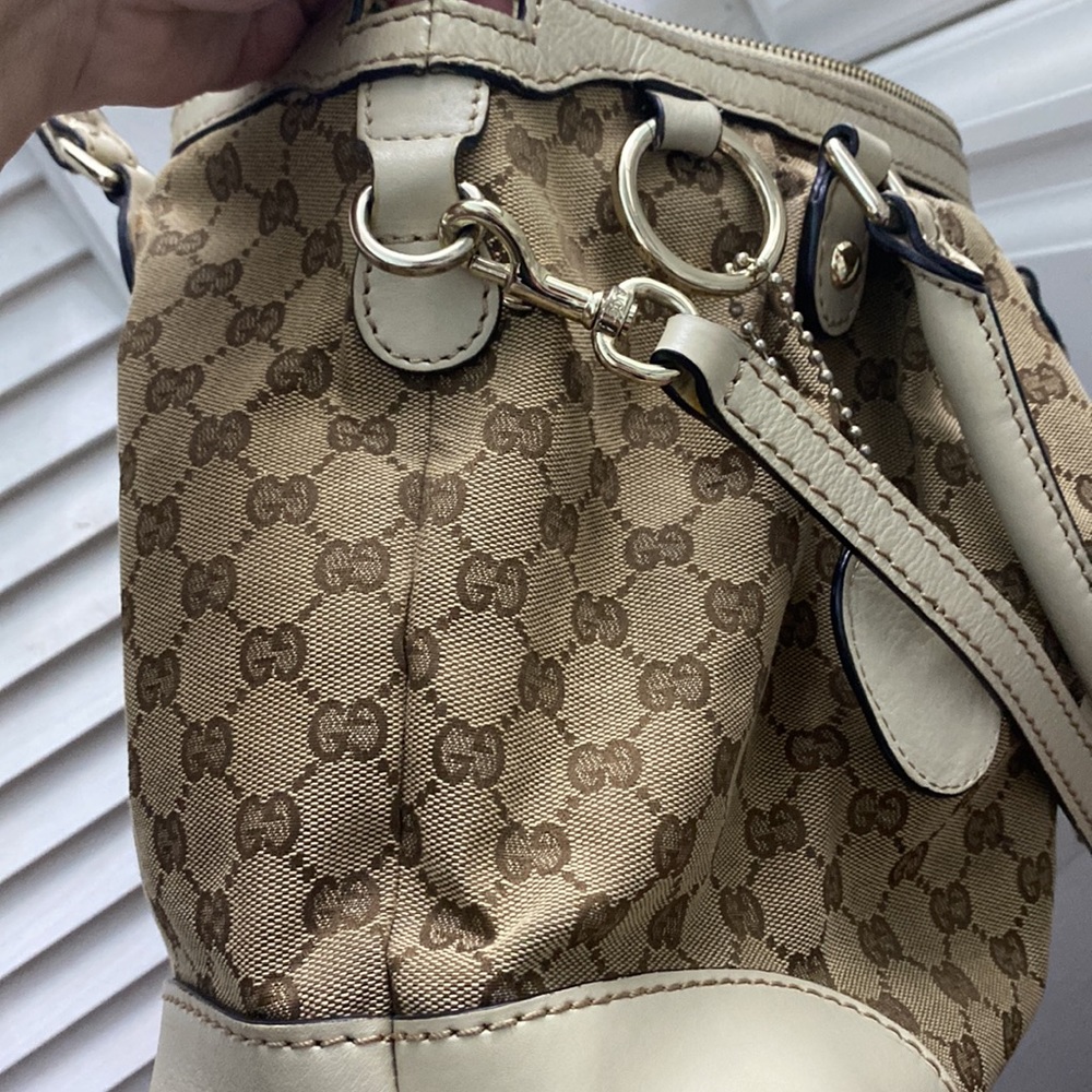Authentic Gucci Sukey crossbody shoulder purse. - Picture 14 of 17